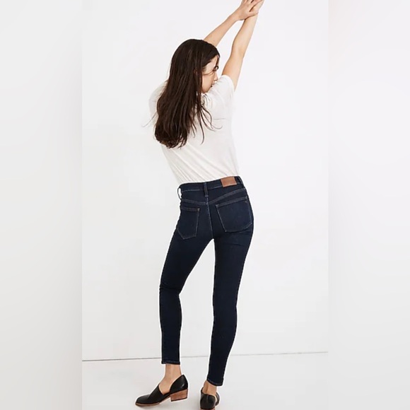 Madewell 9" Mid-Rise Skinny Jeans in Orland Wash: TENCEL™M Denim Edition - Picture 5 of 14